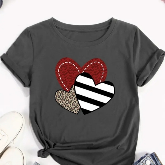 Casual Grey Fashion Heart Design Pattern Graphic Print T- Shirt Top. NWT Sz. XXL - Picture 1 of 11
